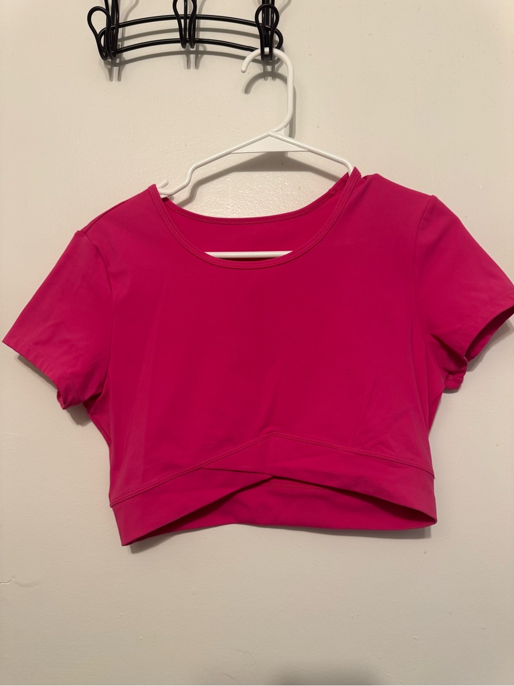 Women’s Fuchsia Short Sleeve Crop Top